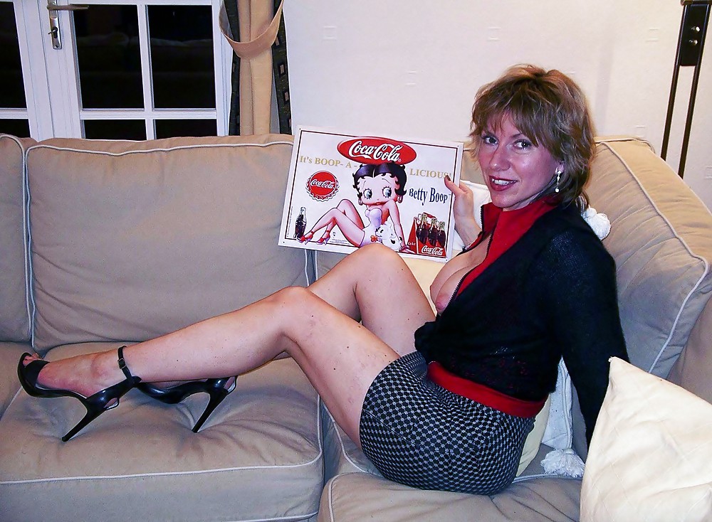 Sex Gallery very sexy milf