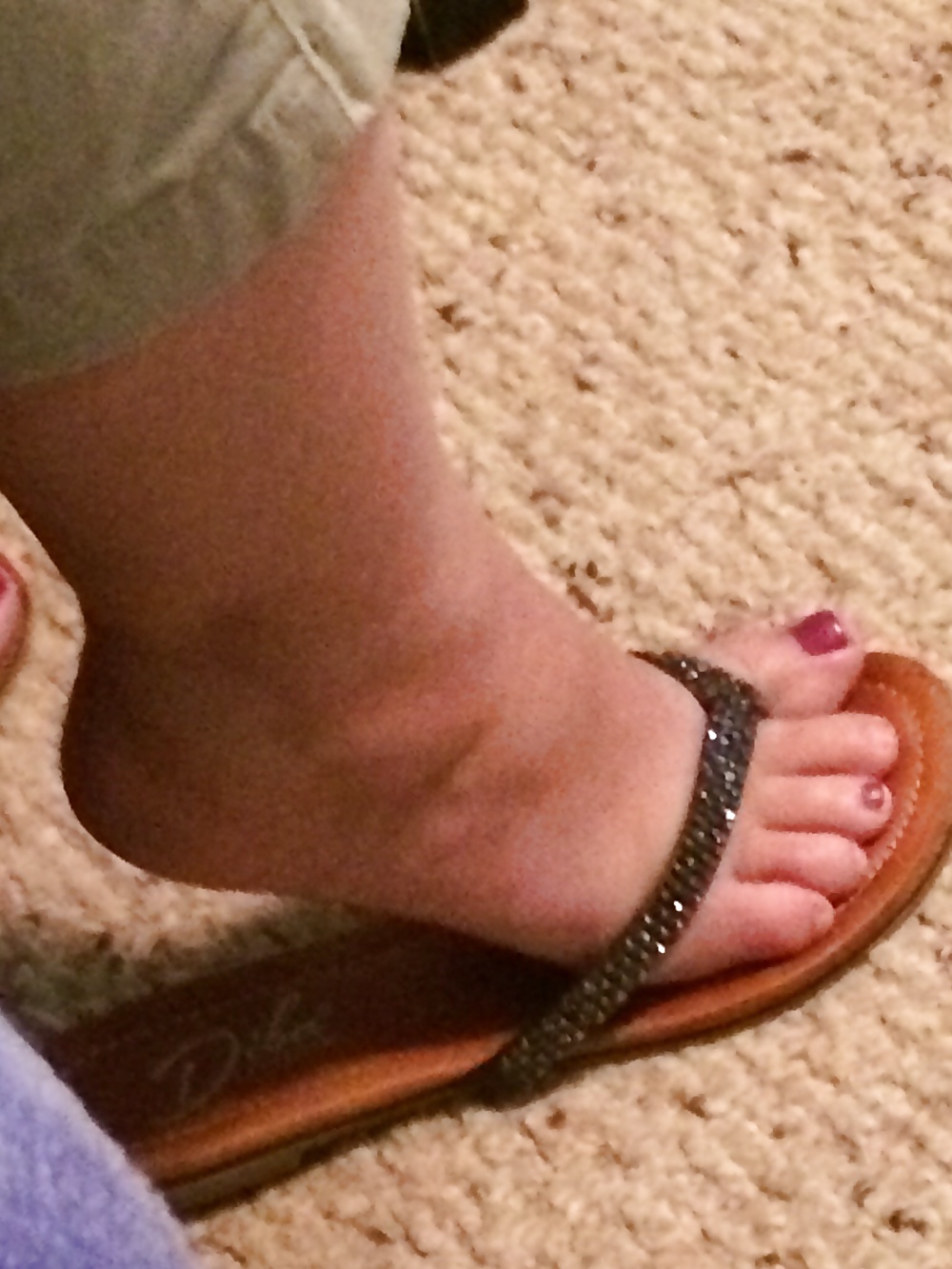 Sex Gallery Wife's cute feet before work!