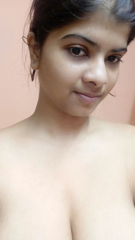Desi indian babe with giant tits - 125 Photos 