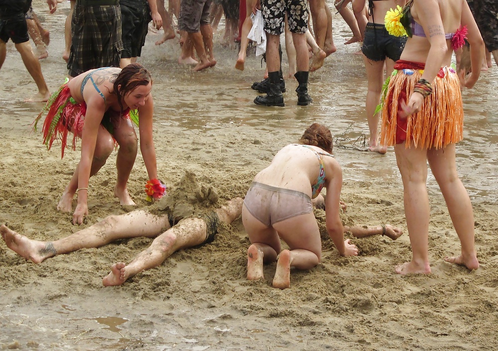 Sex Gallery music - festival girls candid flashing tits panties upskirt
