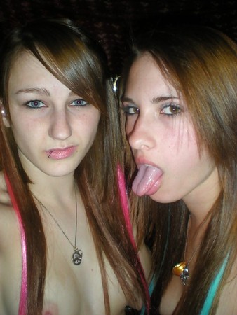 2 HOT TEEN BITCHES (Sisters?)