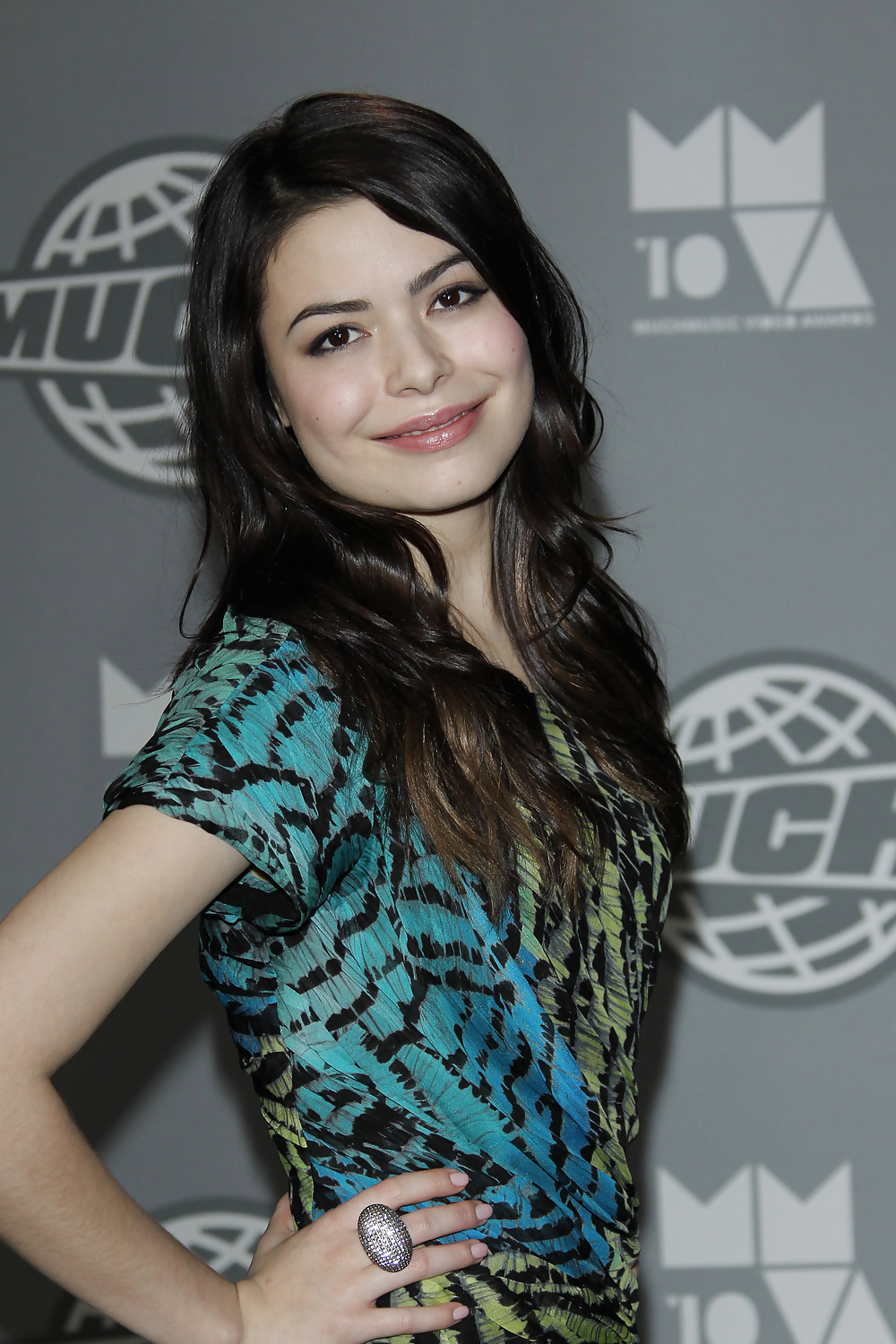 Миранда косгроув. Миранда косгроув 2021. Миранда косгроув 2010. Miranda Cosgrove 2022.