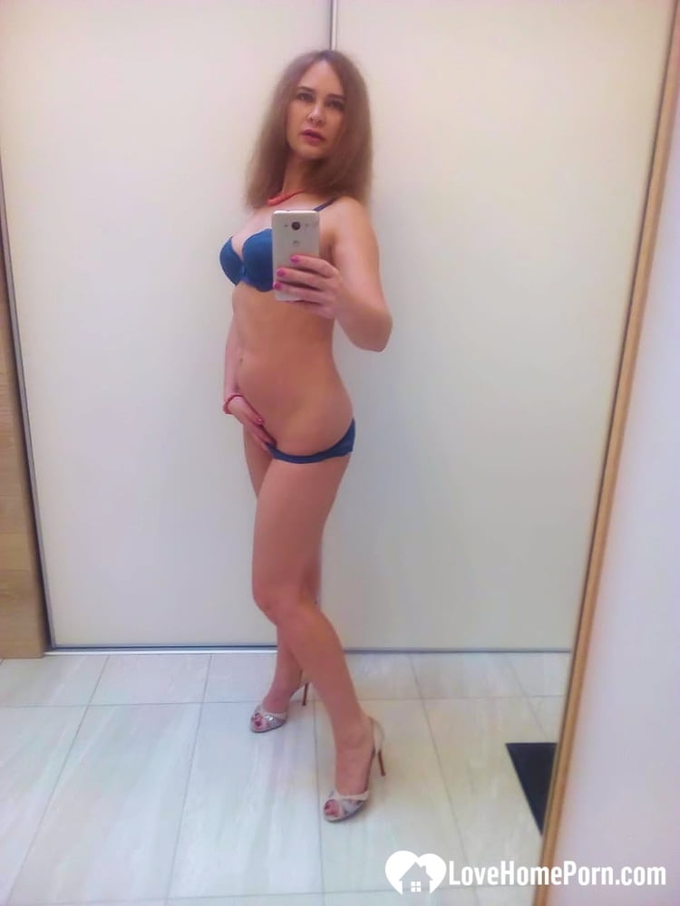 Taking selfies in my new blue lingerie - 39 Photos 