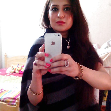 Sexy Indian Selfie Queen