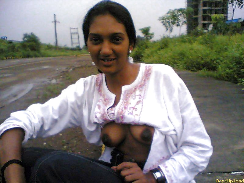 Sex Gallery Indian girl flashing outside