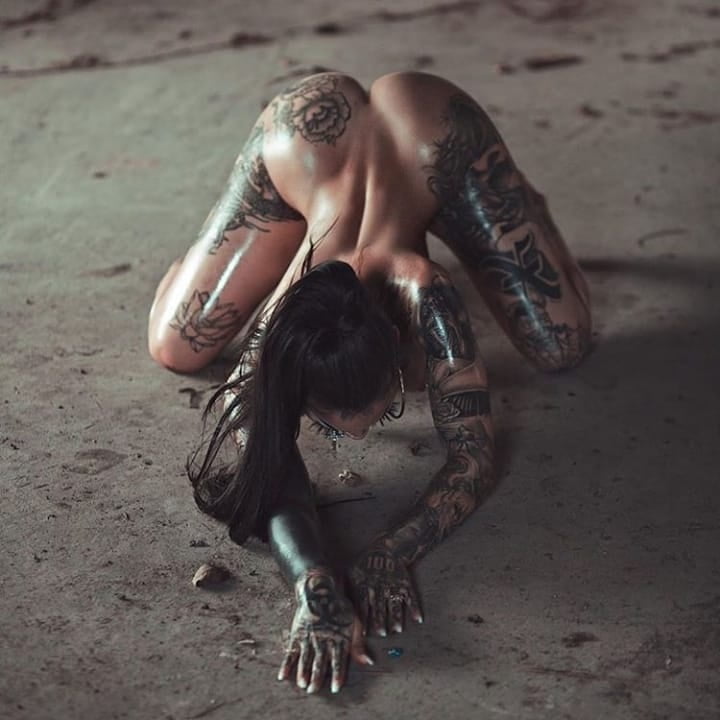 Phoenix nude sharon Tattoo Model