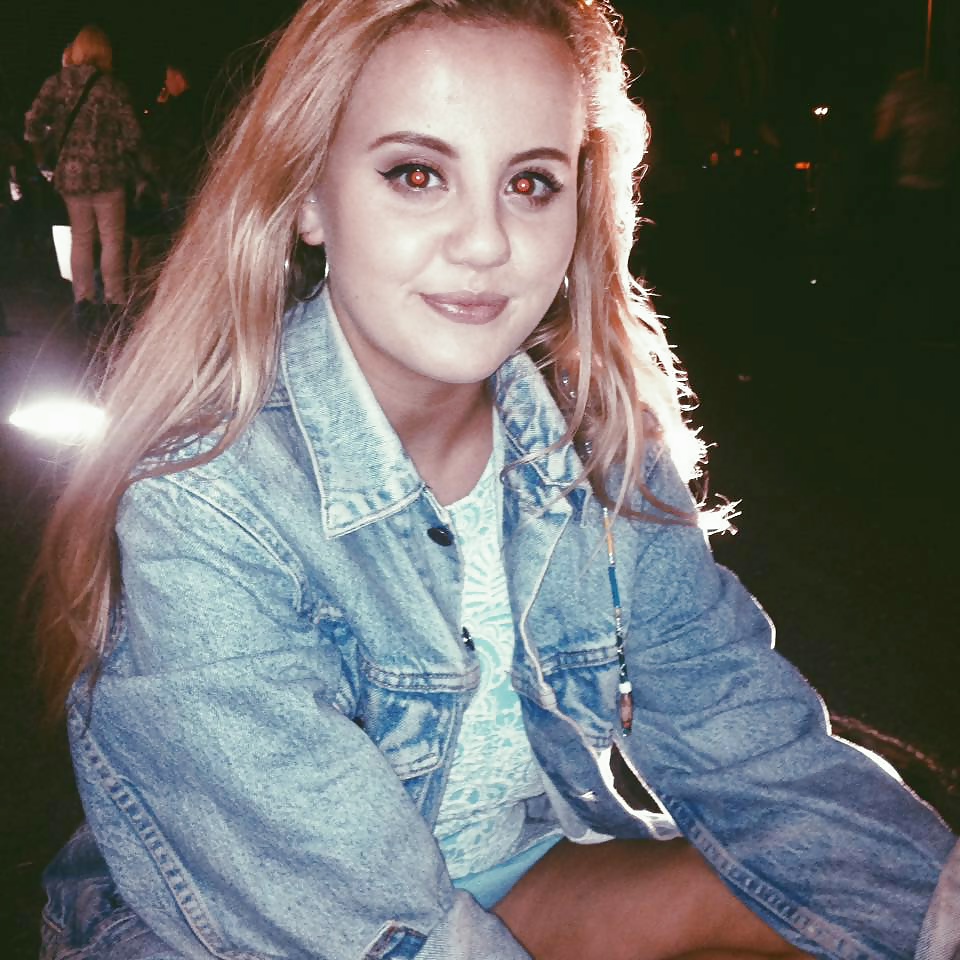 Sex Gallery Hot Dublin teens ( please comment)