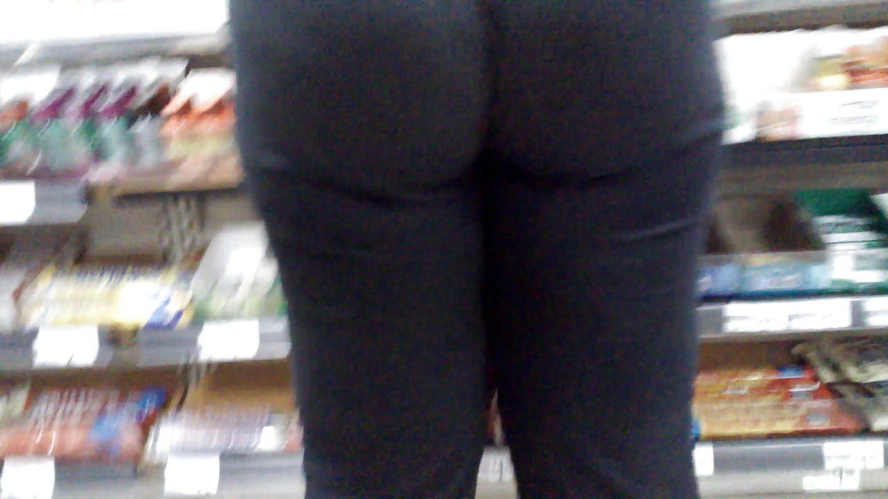 Sex Gallery phat ass at 7 eleven