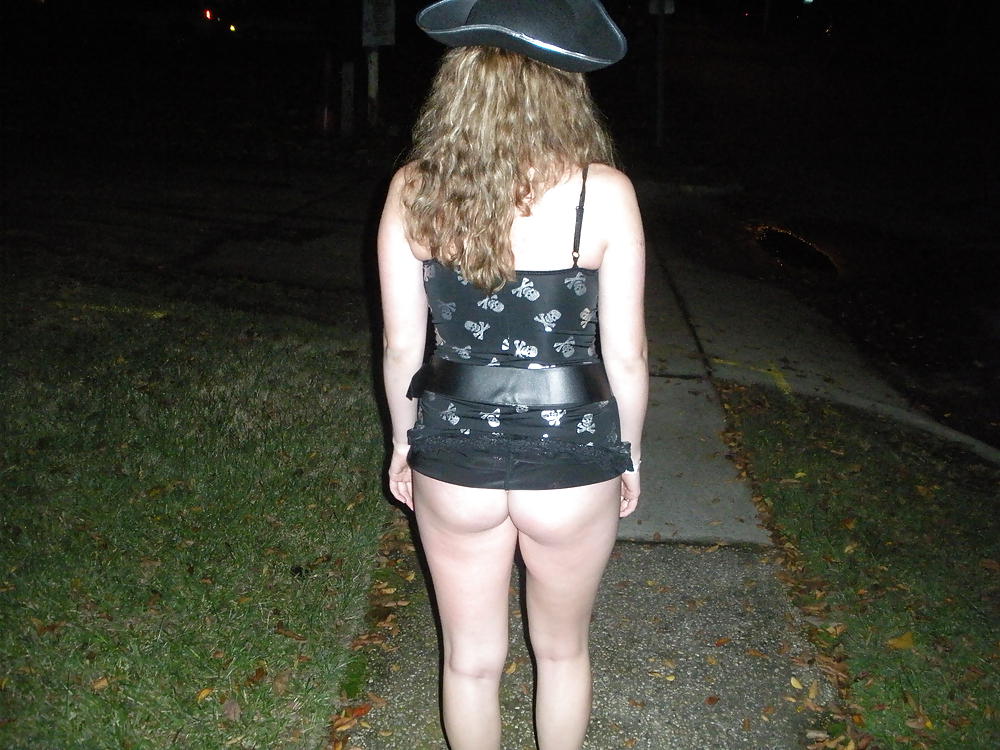 Sex Gallery Pirate girl