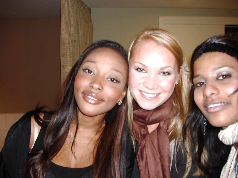 Sex Gallery Which one would you prefer to fuck?