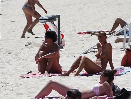 Topless beach in Britanny2