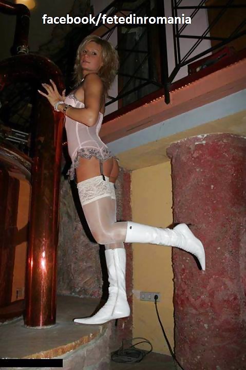 Sex Gallery chienne en bottes