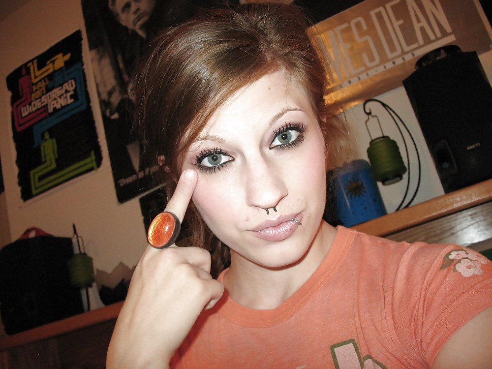 Sex Gallery UNSCHULDSBLONDIES AMATEURS 126