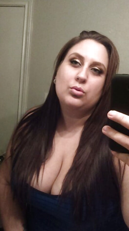 Sex Gallery Downblouse Cleavage Amateur BBW Non Nude