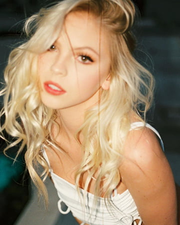 celebrity hot         jordyn jones         