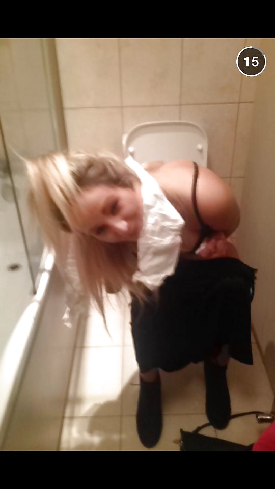 Sex Gallery UK Girls on the Toilet - vol 2